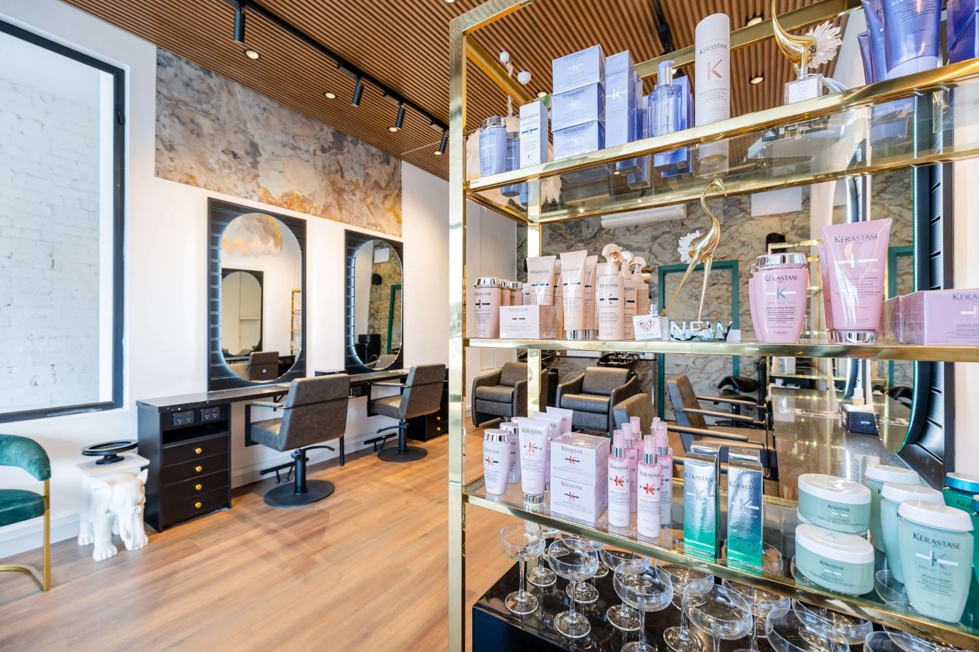 Inside Enrique Hair